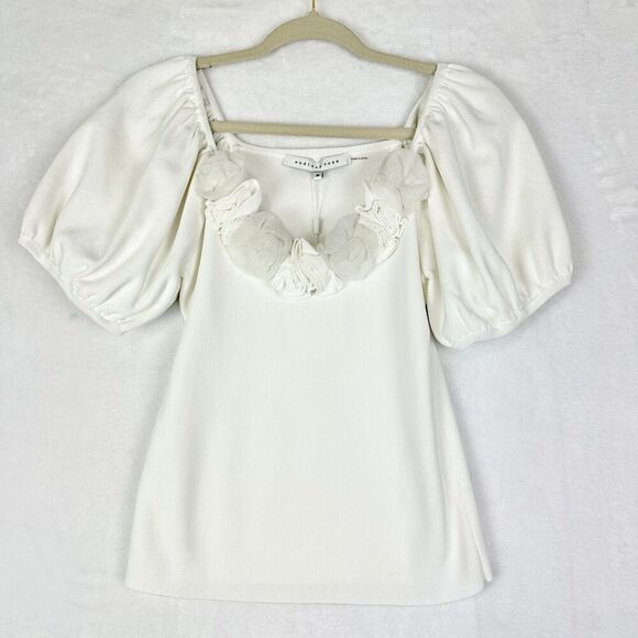 Endless Rose Mixed 3D Flower Knit Top Size Medium NEW White Fitted Scoop Neck - Picture 3 of 10